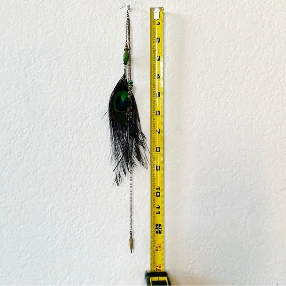 🦚 Long single handmade Peacock feather and chain earring - Picture 4 of 5